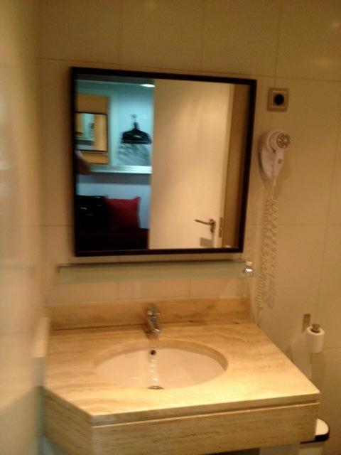 Puerta Del Sol Carretas Apartaments & Rooms มาดริด ภายนอก รูปภาพ